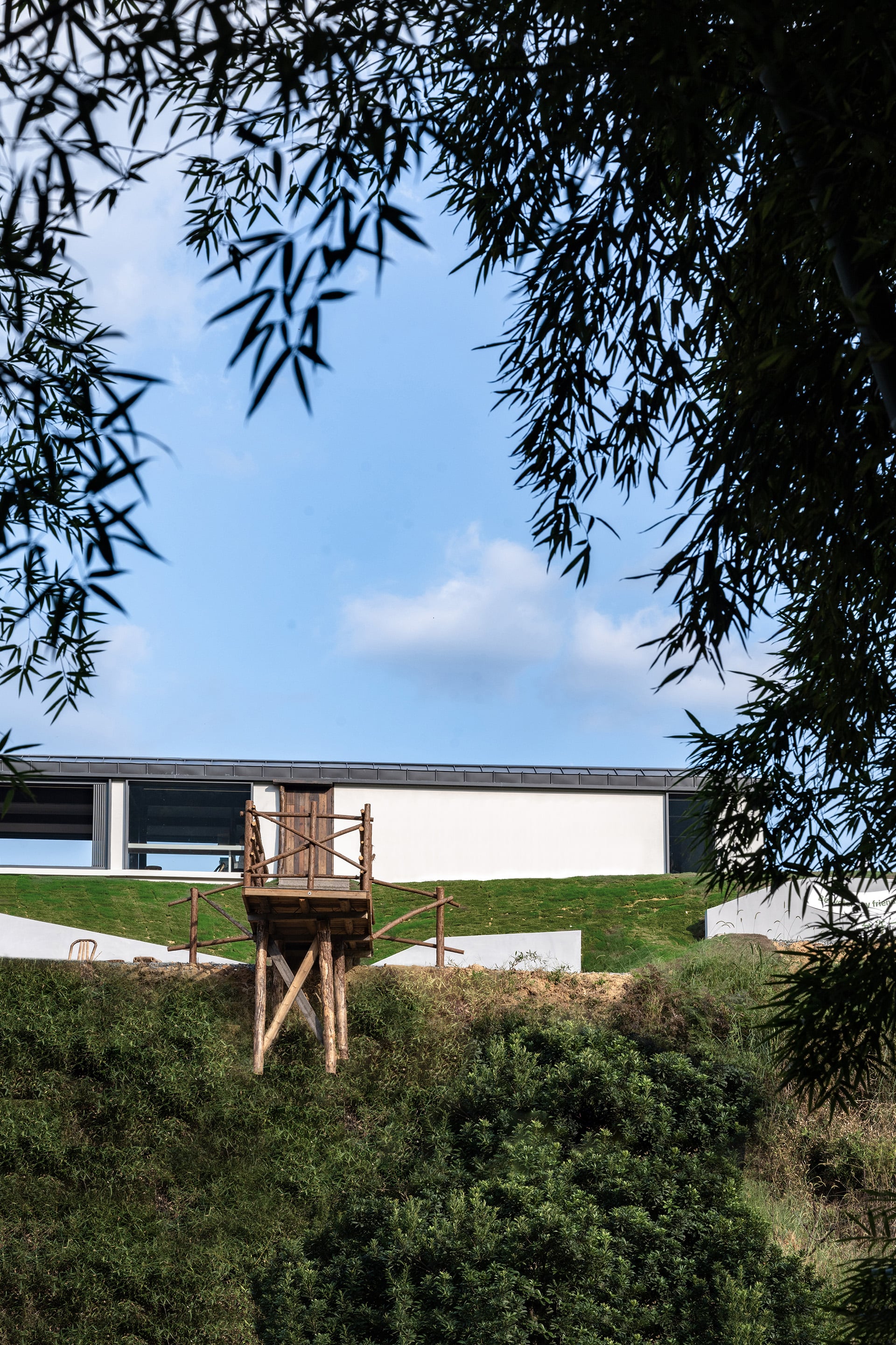 从内山看向建筑，View of the building from the inner mountain  @徐英达-min.jpg