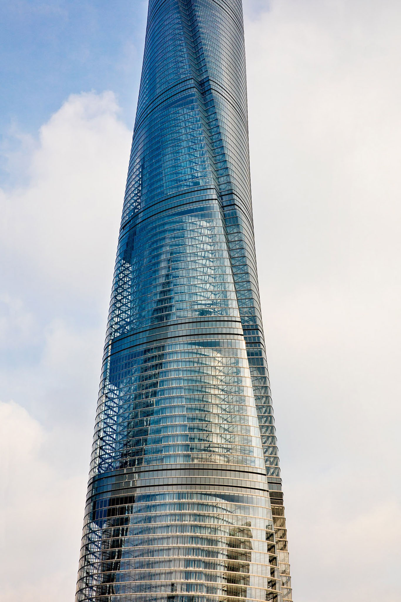 不对称形体、锥形建筑轮廓和圆角设计©Connie Zhou.jpg