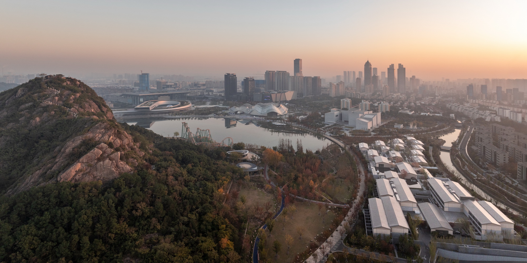 1751640478469778NuWL.jpg 【06】场地与环境限定了设计的边界 ©陈曦工作室.jpg