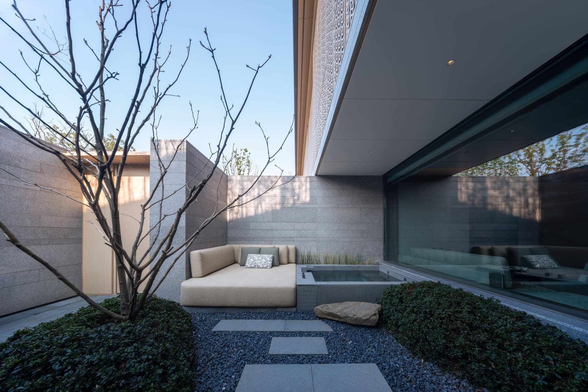1751641260666933XbpC.jpg 【17】多层次景观由远及近展开 ©此间建筑摄影.jpg
