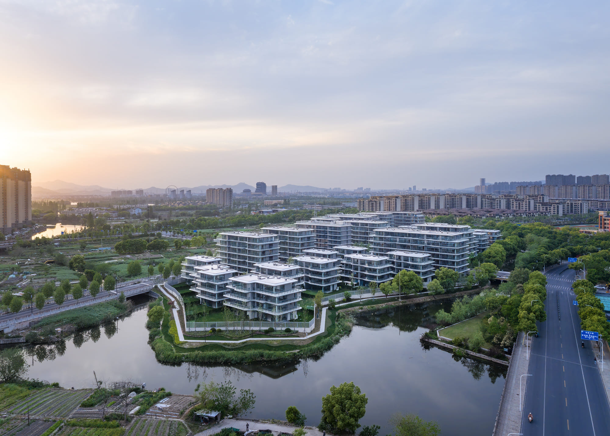 8_ 错落有致的建筑组团Layered and Rhythmic Architectural Clusters ©泠城摄影shiromio studio.jpg