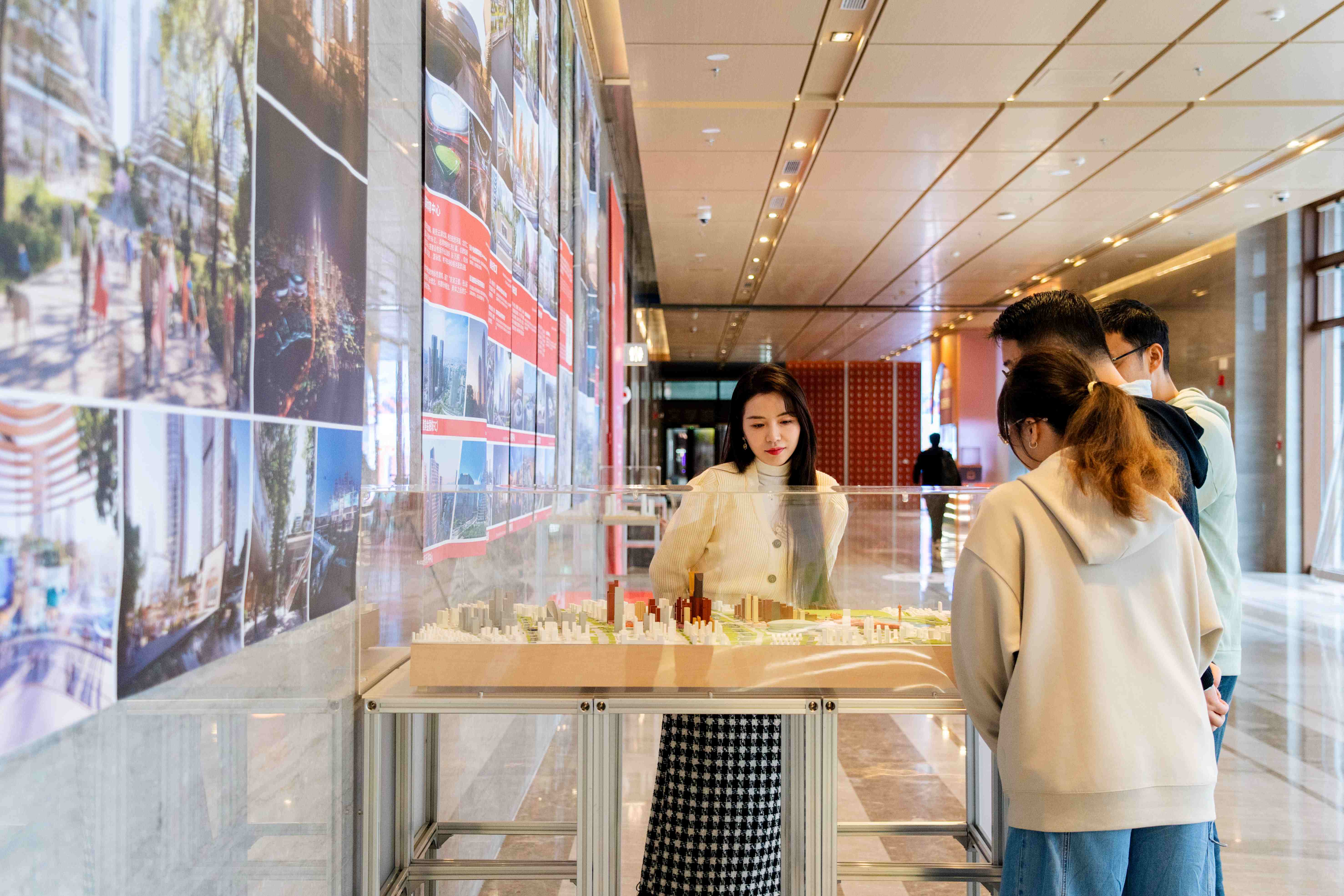图28 展览互动，Exhibition Interaction ©王一博.jpg
