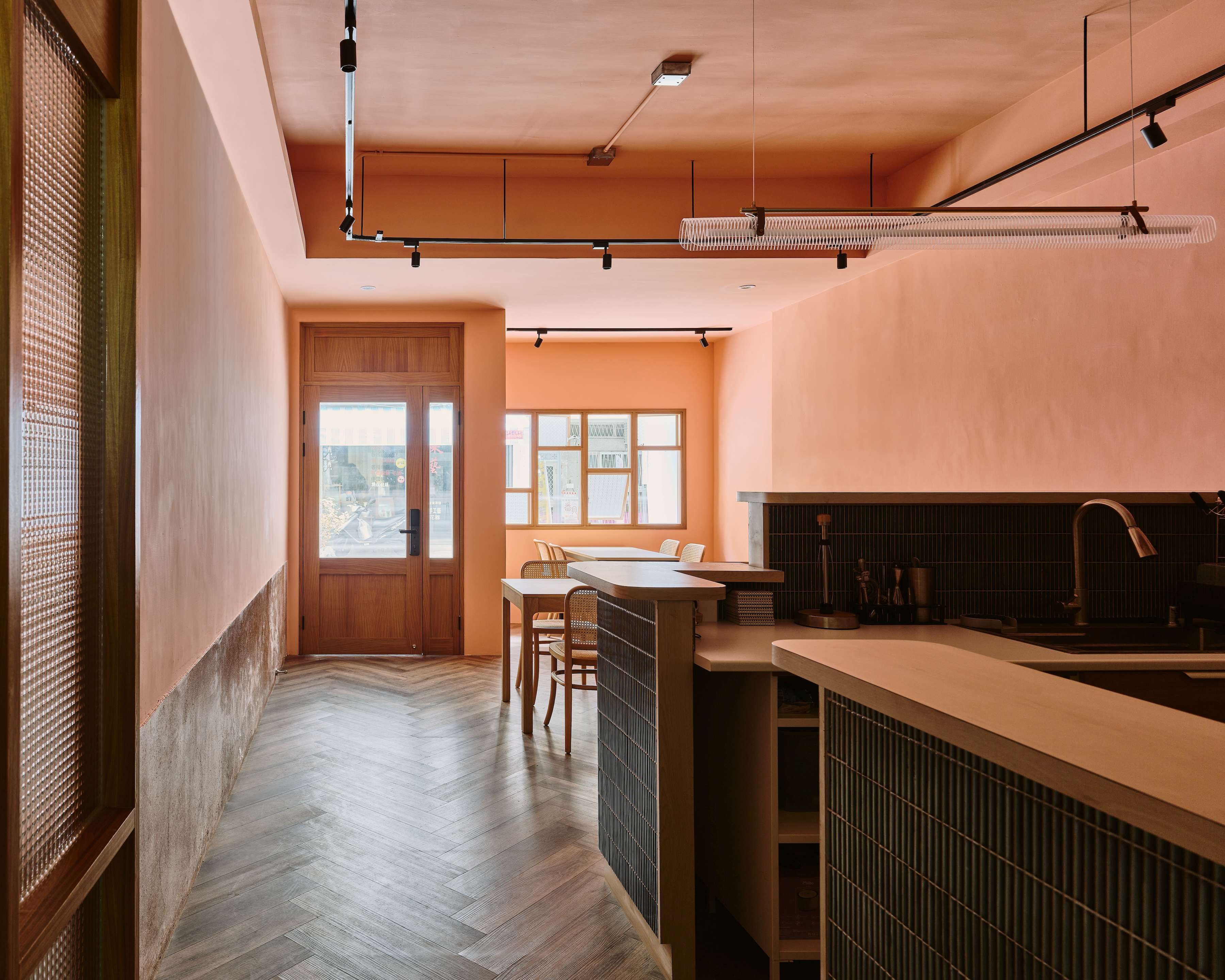 圖4-接待區與餐廳.jpg