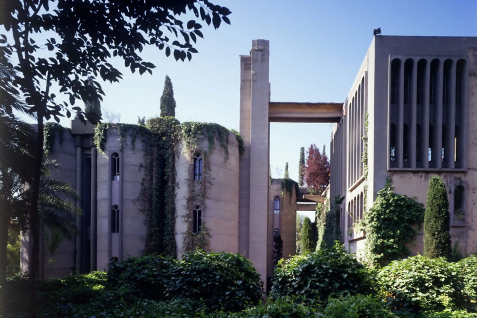 1764321122222852X7Py.png 外景©Ricardo Bofill.png