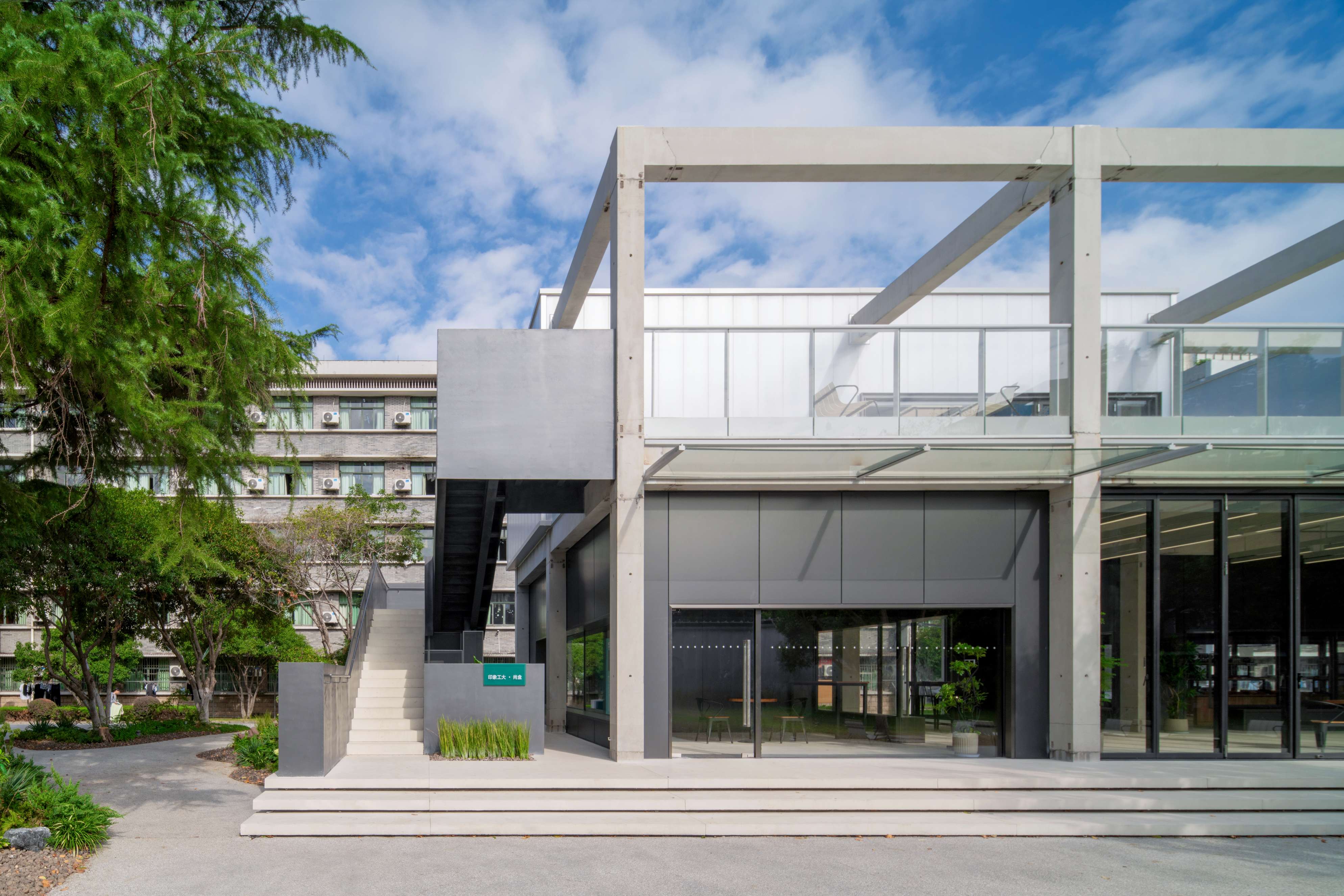 1764902506837691dST8.jpg GC_09664.jpg