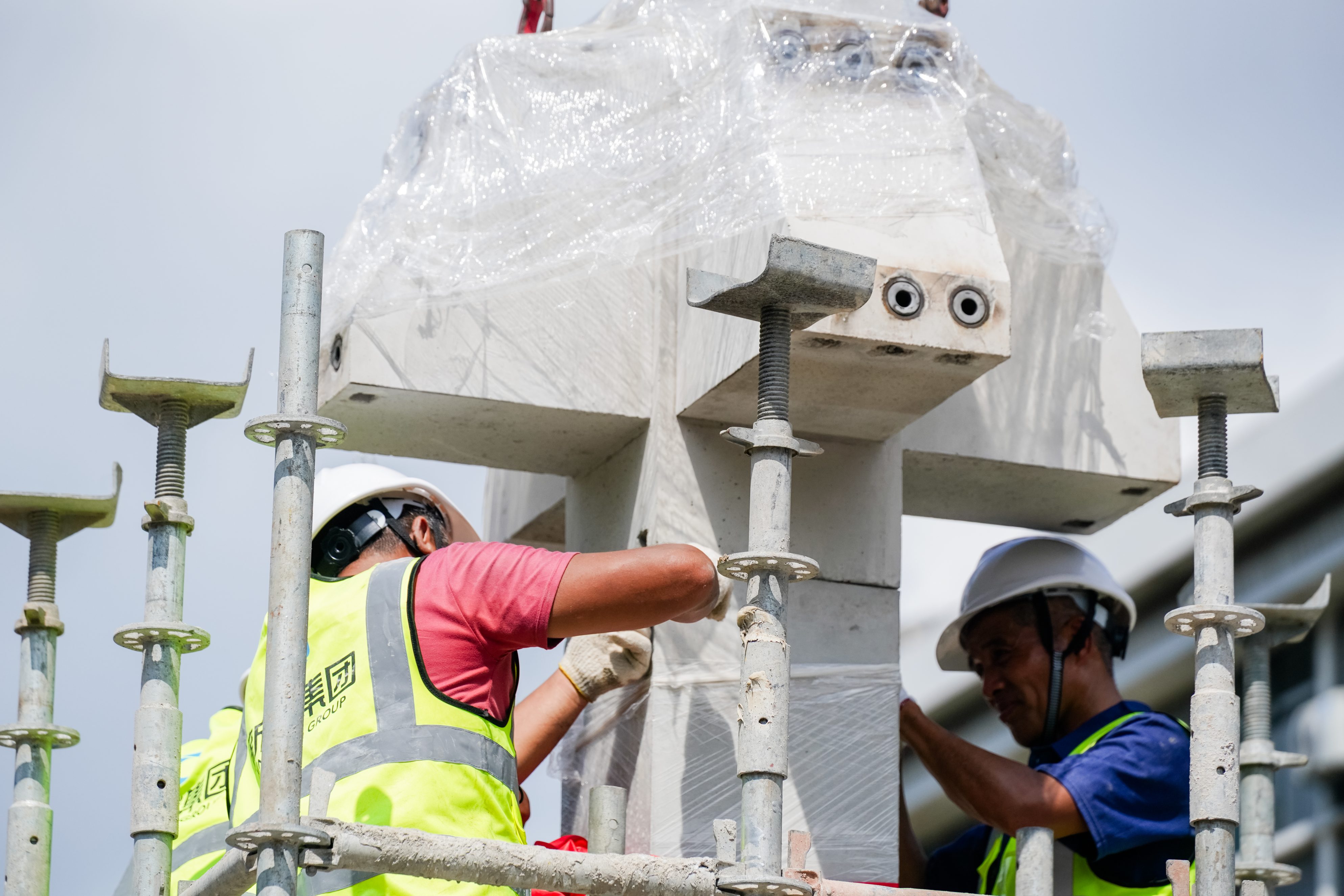 1764902759843926dprI.jpg LOU06773.jpg