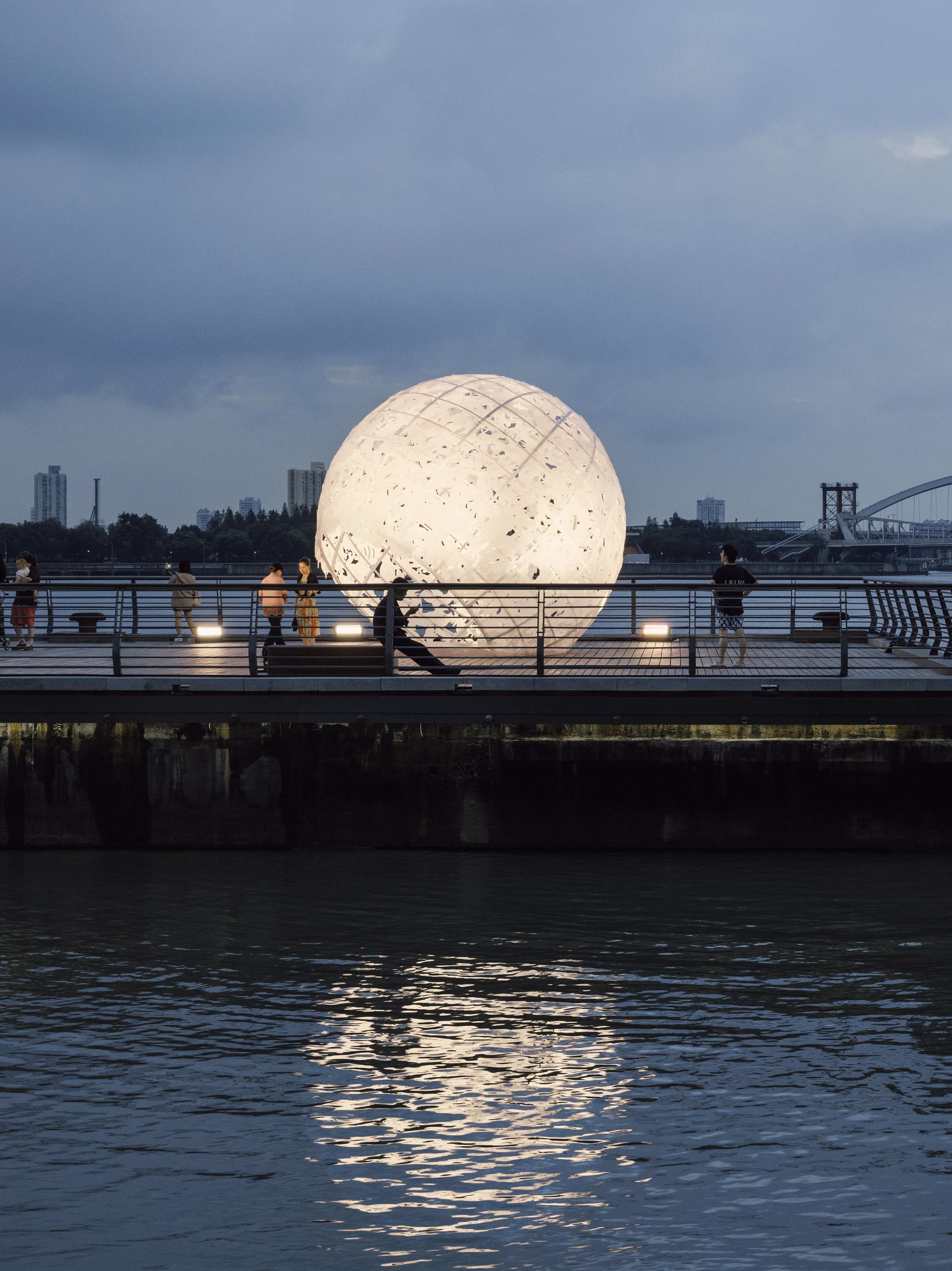 1764904143473757X44Y.jpg 1-月满西岸©叶建源.jpg