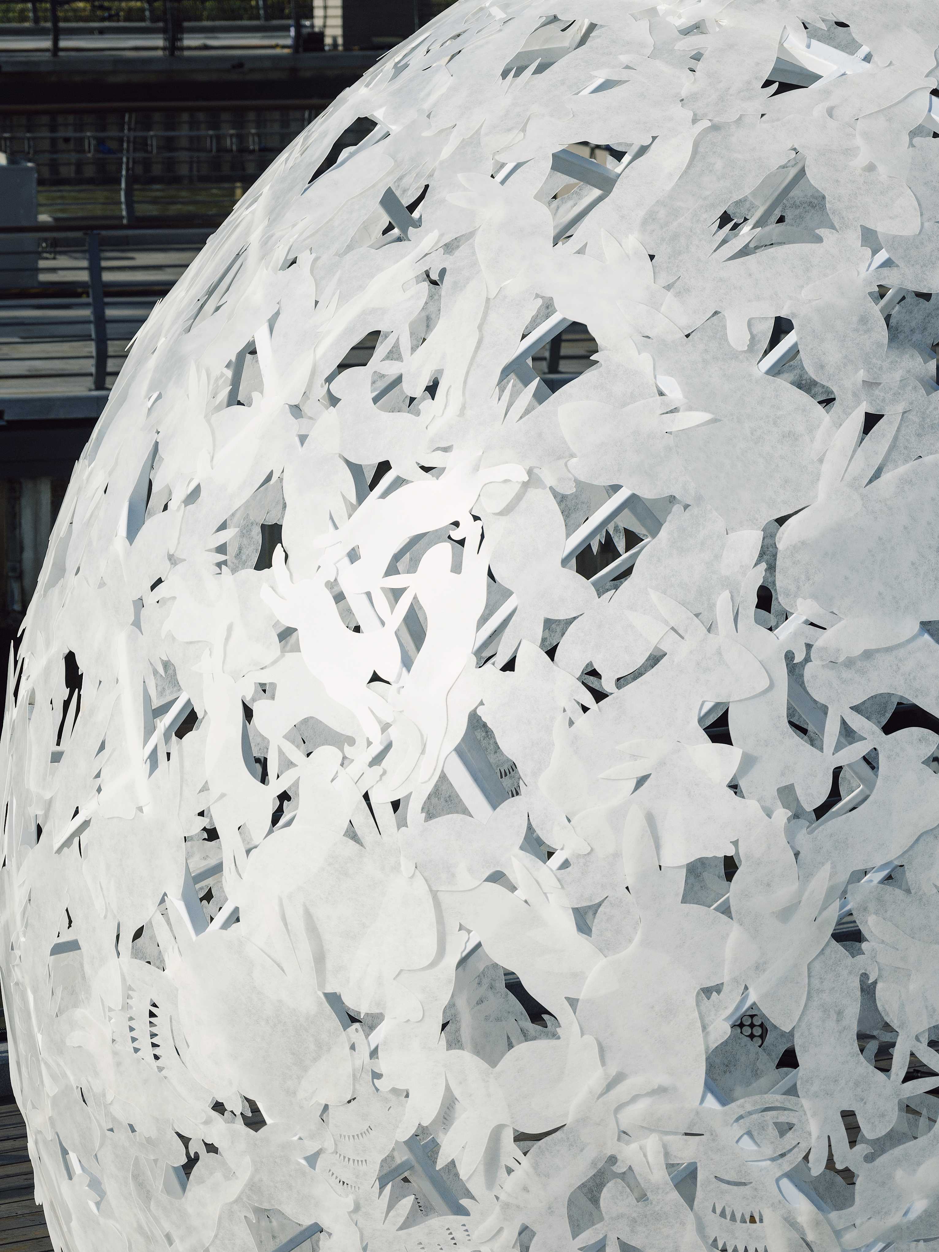 1764904408511106Ee8p.jpg 9-由剪纸兔子构成的外部©叶建源.jpg