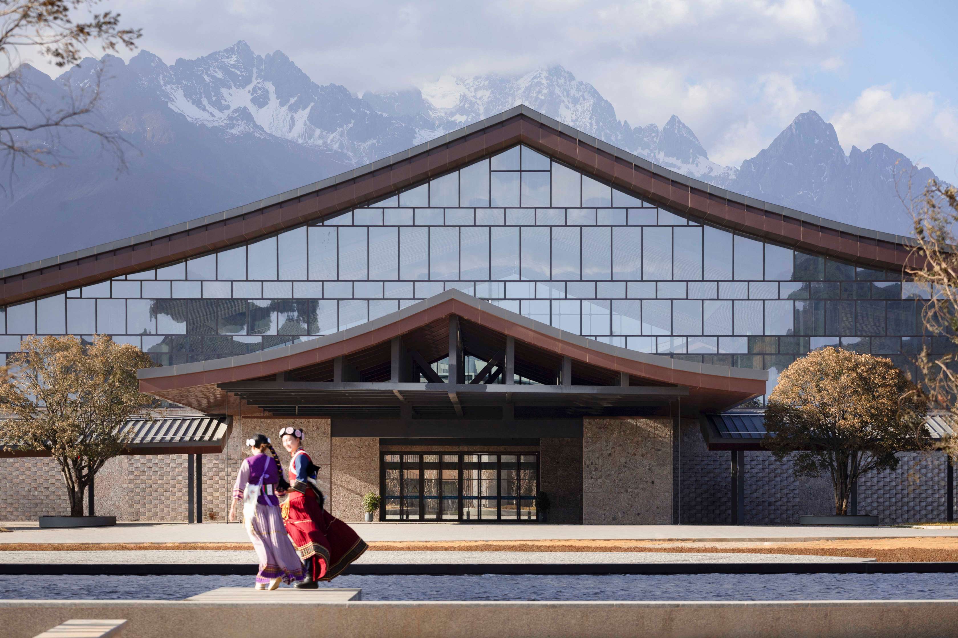 1764923588799529a8Q2.jpg 02 南立面©THAD.jpg