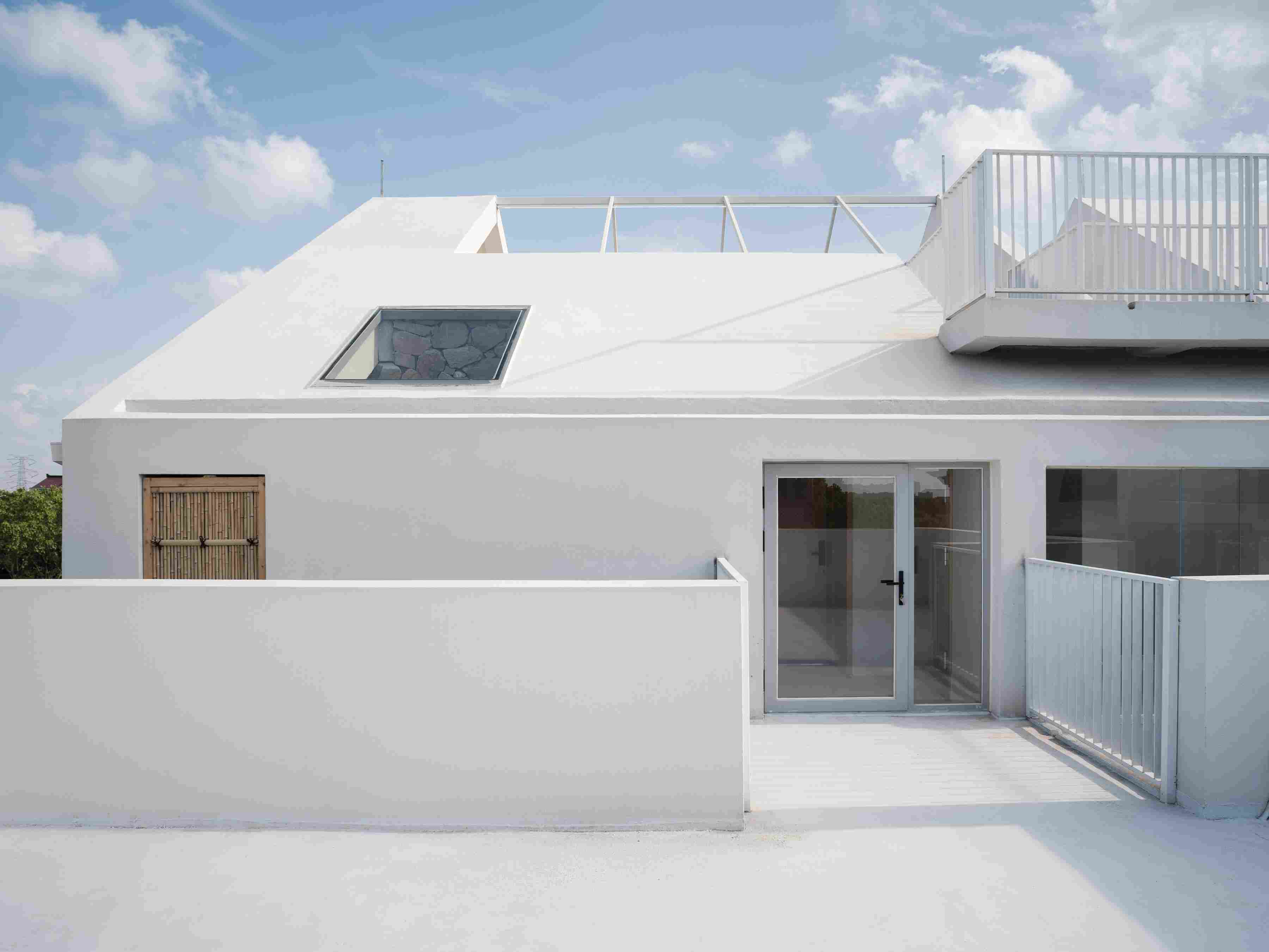 1770014935140602qL01.jpg 17_Private Terrace (Top-Floor Room) 顶层客房独享的户外露台_2.jpg