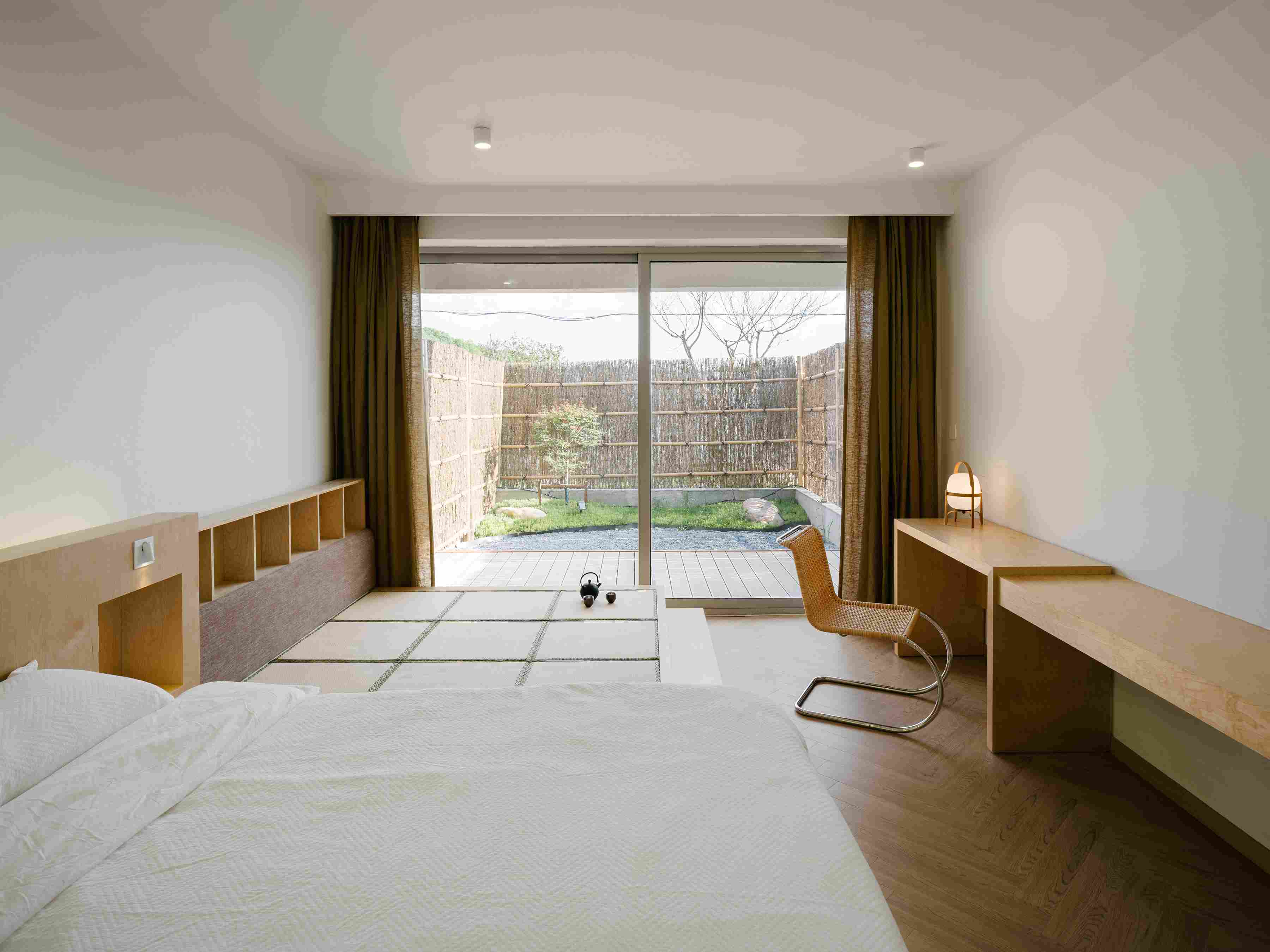 17700151049429429wHY.jpg 23_Private Courtyards (Ground-Floor Rooms) 一层客房均设置了独立院落_8.jpg