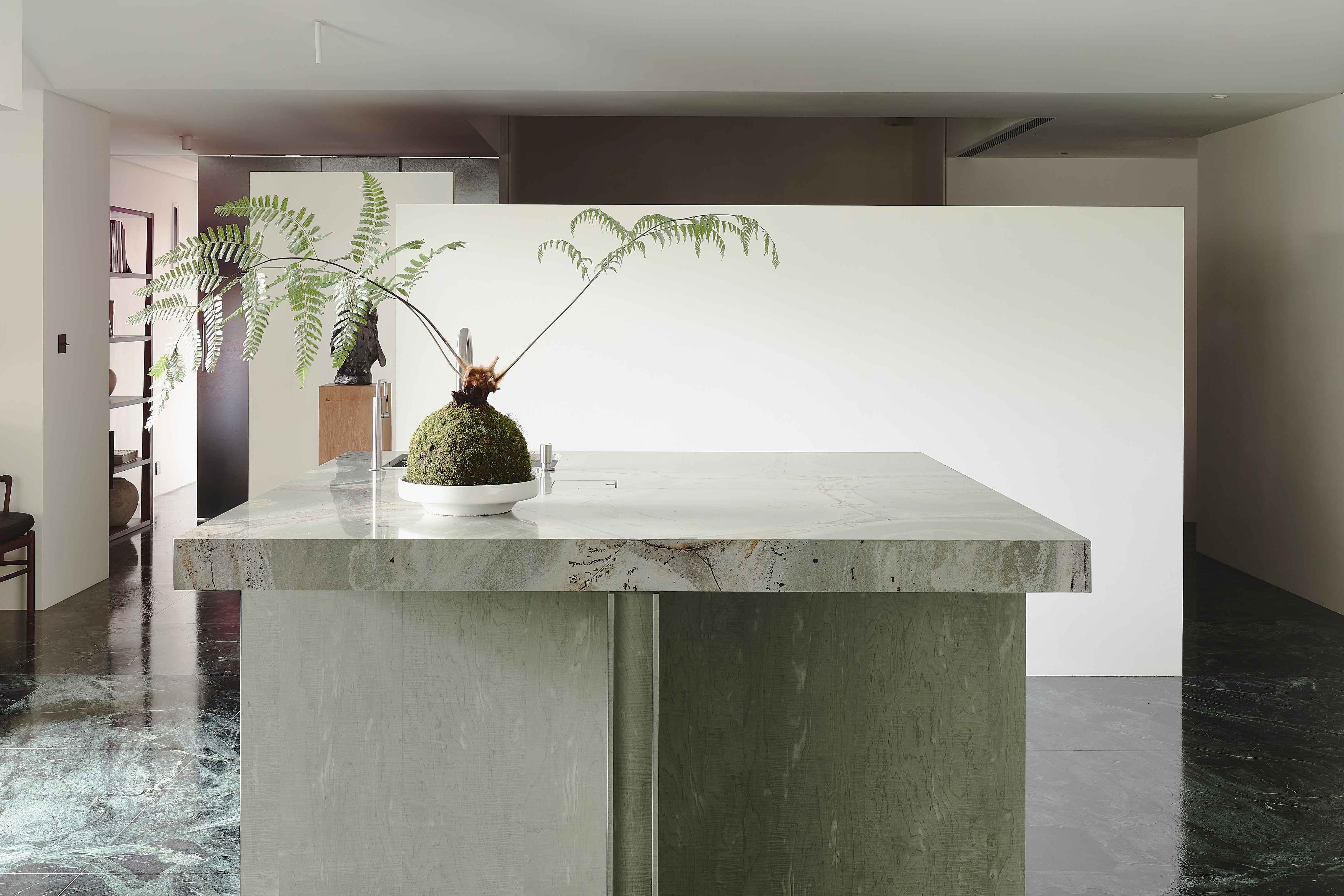 1773219659821687g15J.jpg 16. kitchen island99_13_11zon.jpg