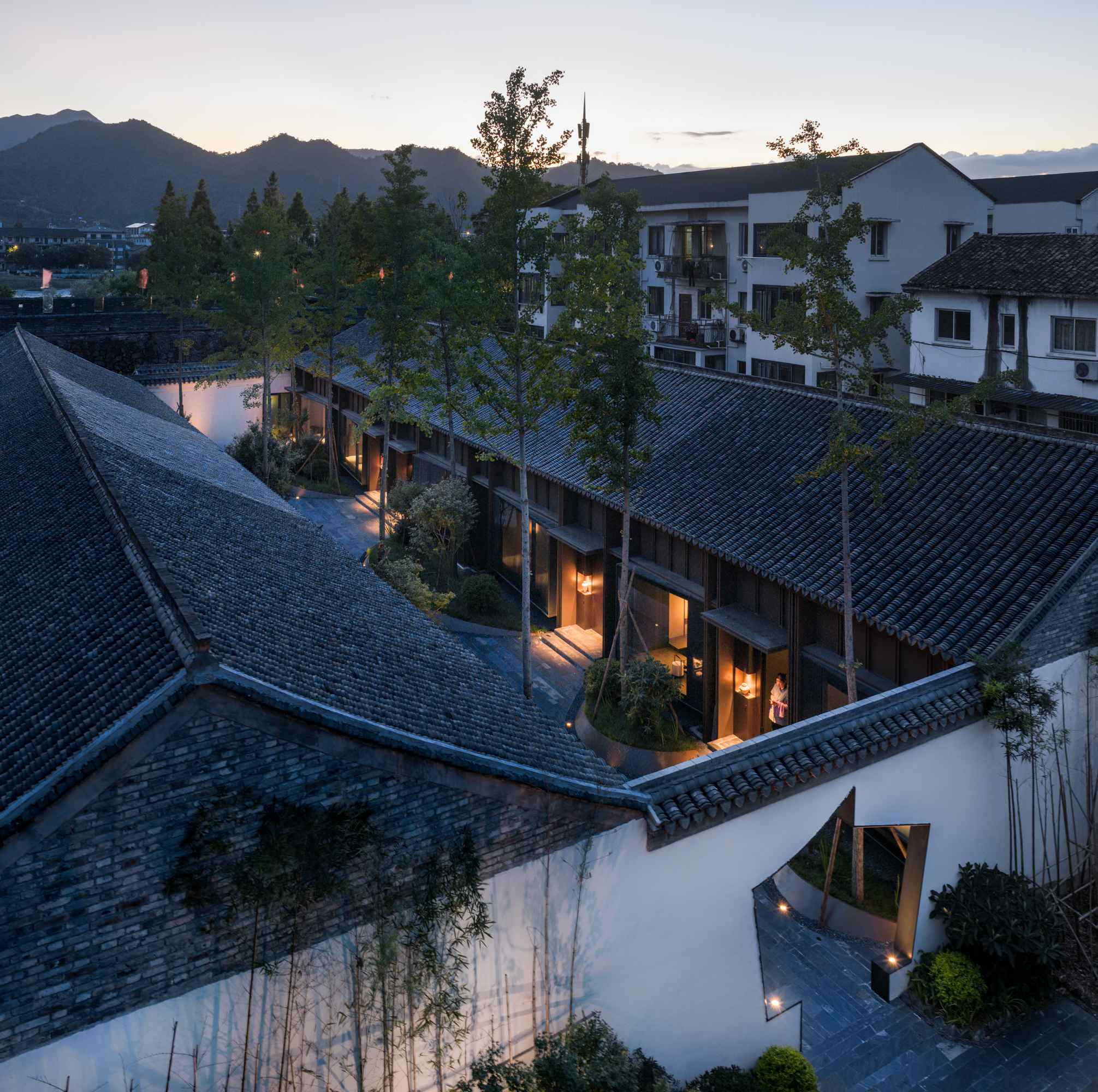 1773903035357220aP7t.jpg 24_ 古城墙下的内庭院 Inner Courtyard beneath the Ancient City Wall ©山间影像 Shan-Jian images_2.jpg