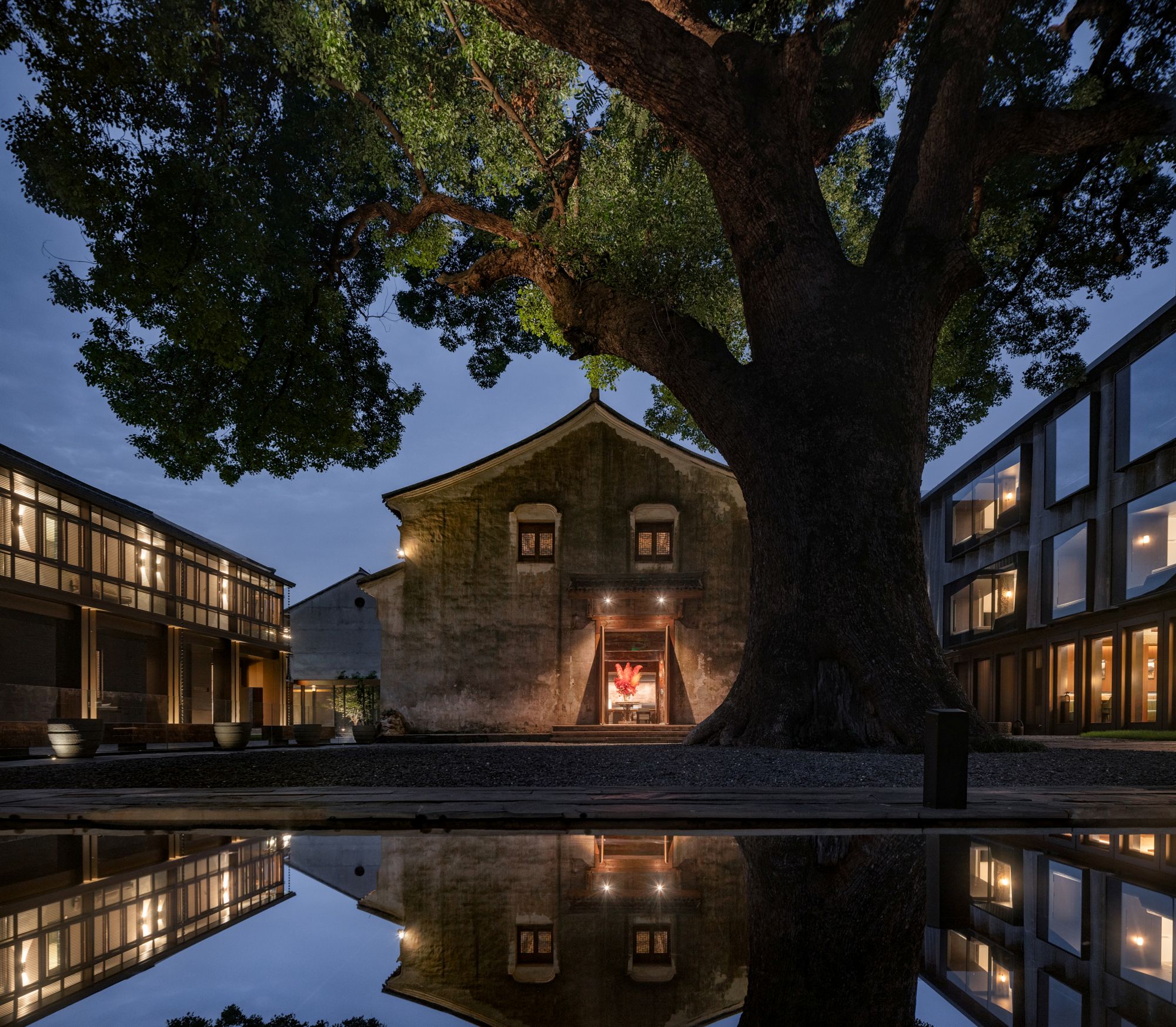 1773904140301976ebkg.jpg 52_ 香樟庭院夜景 Camphor Courtyard Night View ©山间影像 Shan-Jian images.jpg
