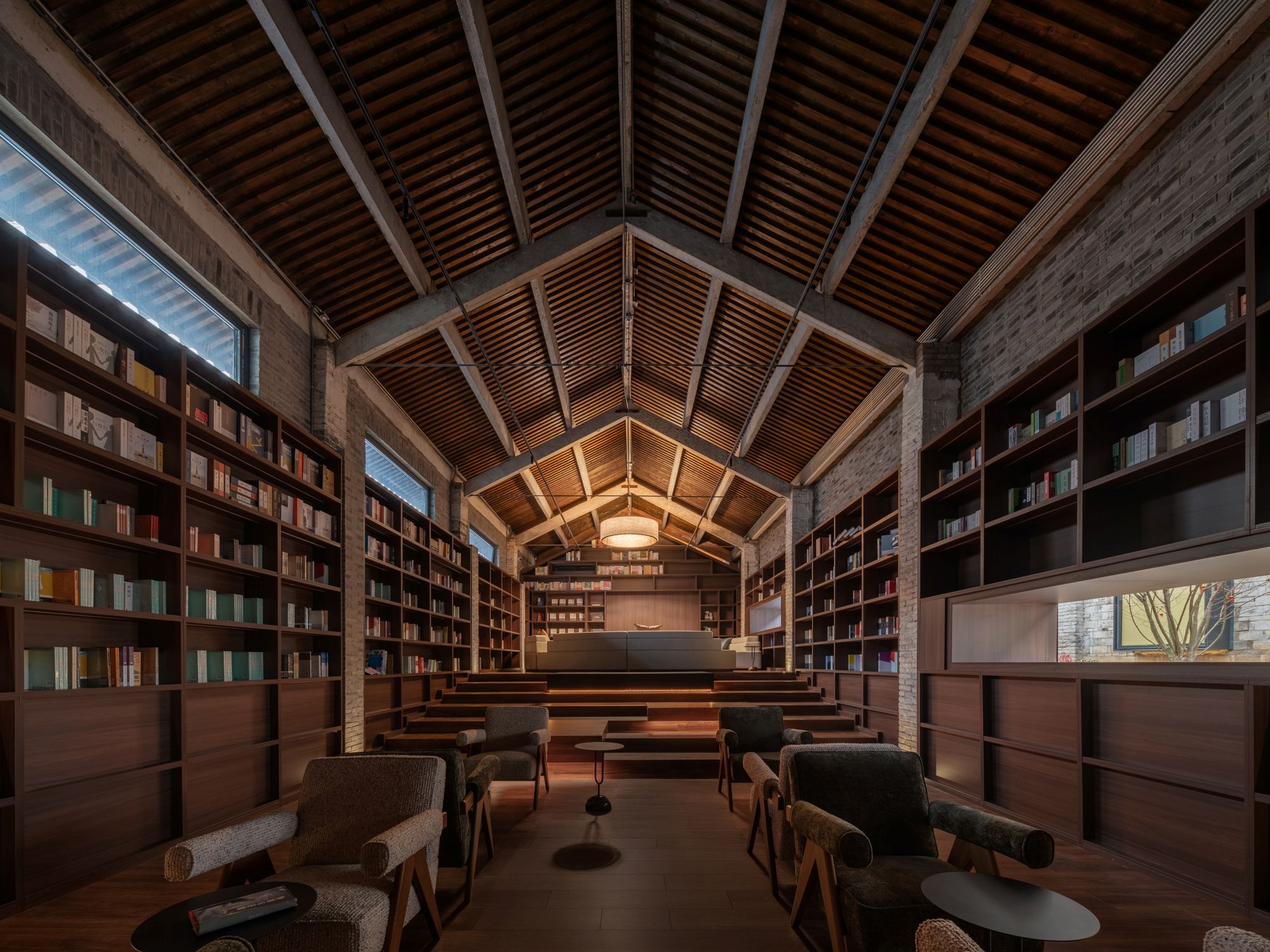 1773904248417985Hepj.jpg 47_ 书吧 Bookstore ©白噪音图片社 whitenoisephotos.jpg