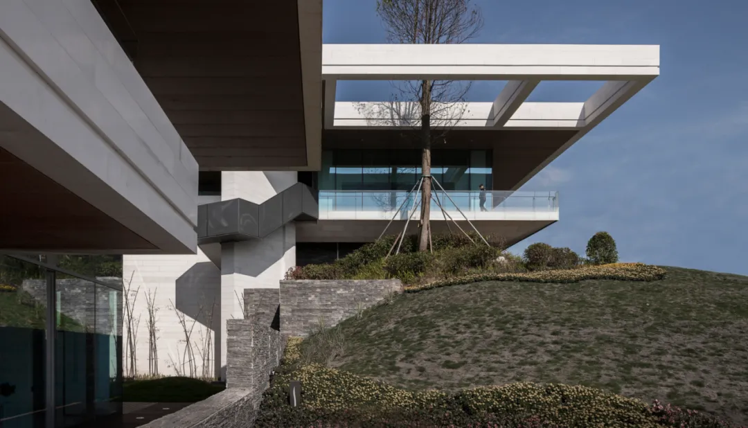 17749387482562215fnu.png 1.4.png