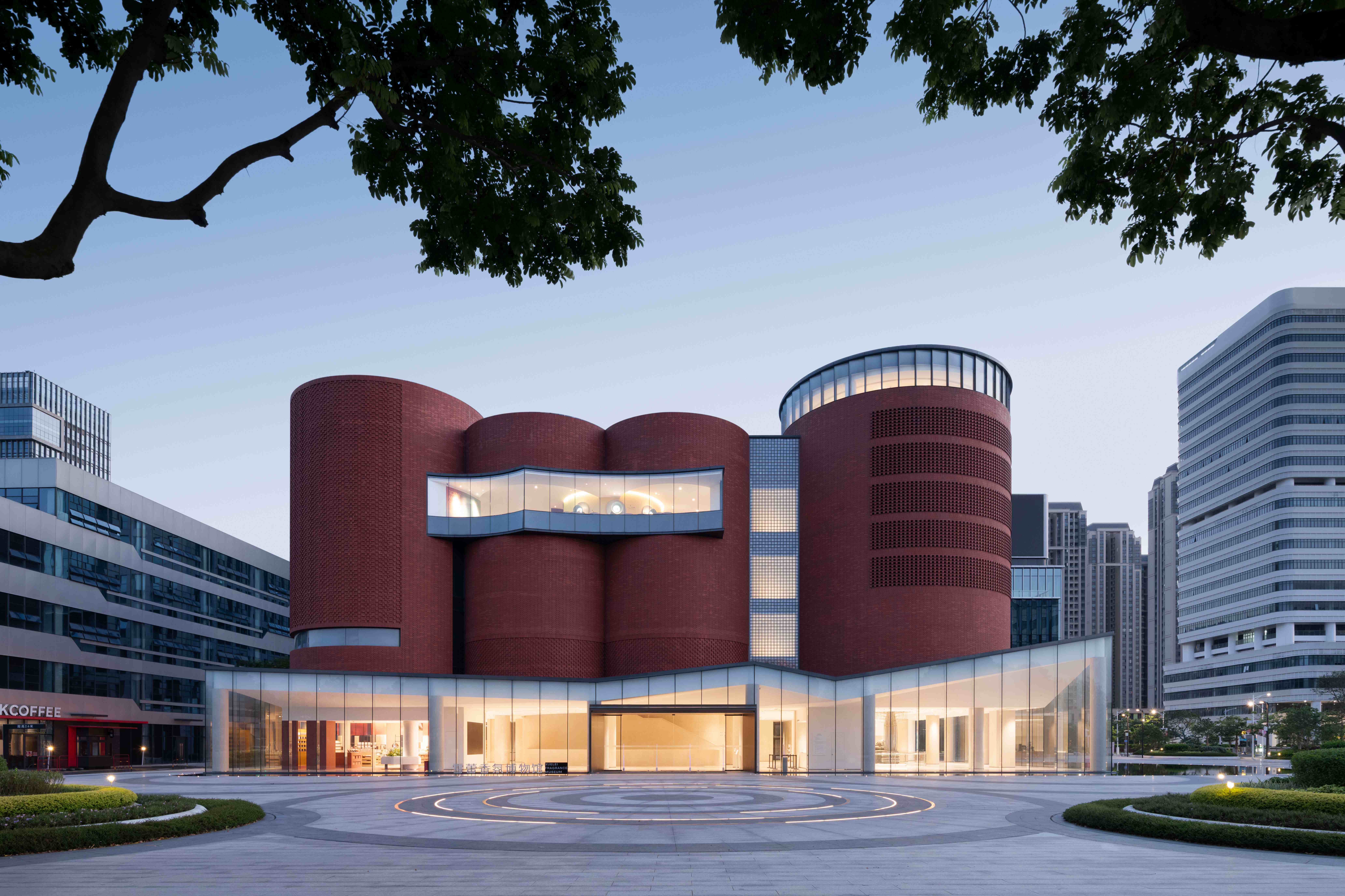 01 广州雪蕾香氛博物馆立面 ©️直角建筑摄影Facade of Guangzhou Xuelei Fragrance Museum © Right Angle Image.jpg