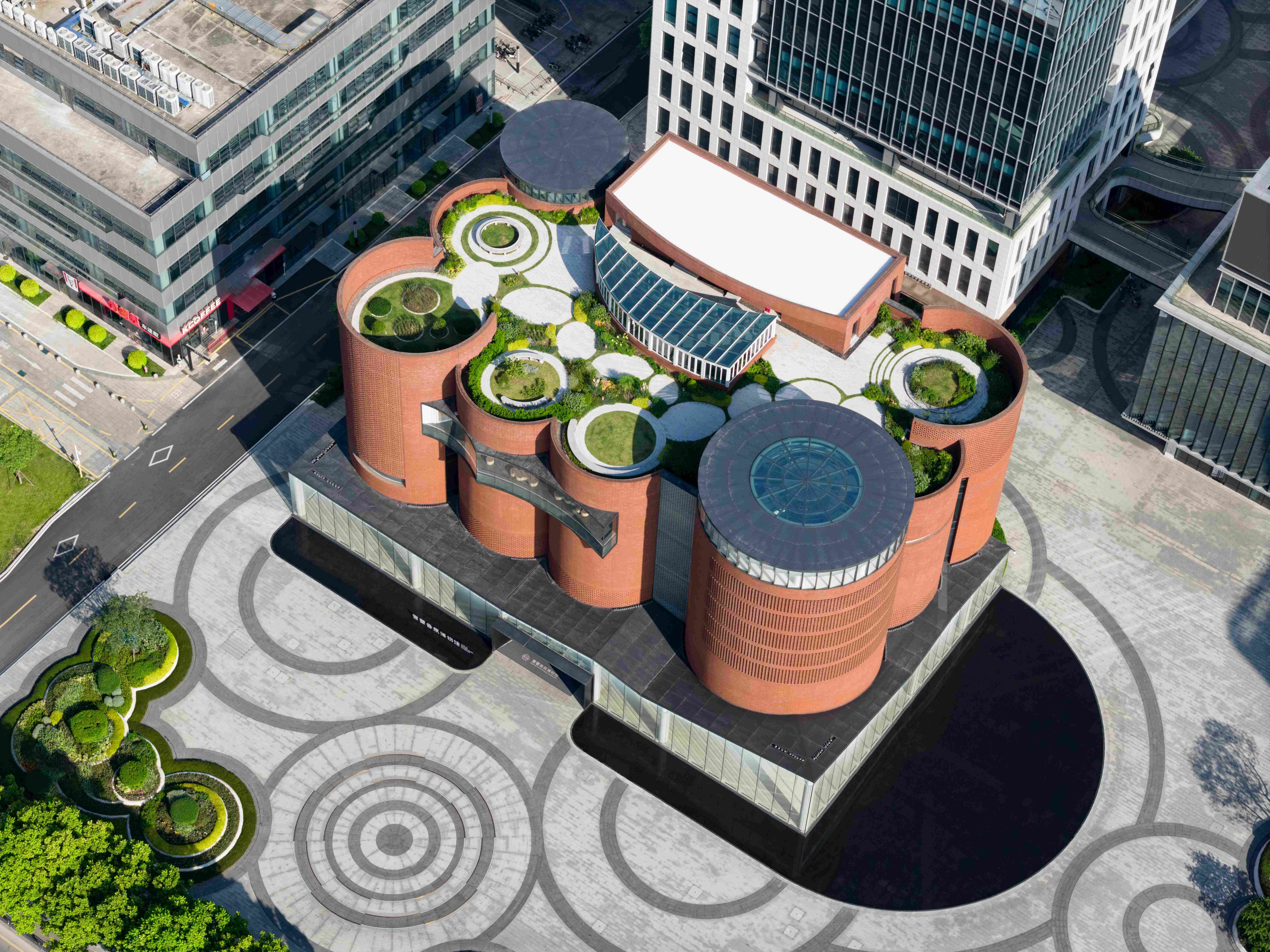 12 建筑以圆筒为设计母题 ©直角建筑摄影The cylindrical form serves as the primary architectural motif © Right Angle Image.jpg